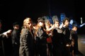 Азилантски танц преку оградата