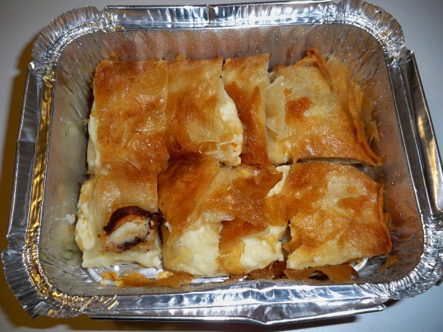 „Bougatsa“ со сирење од Солун 