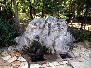 gardens athens13 balkon3