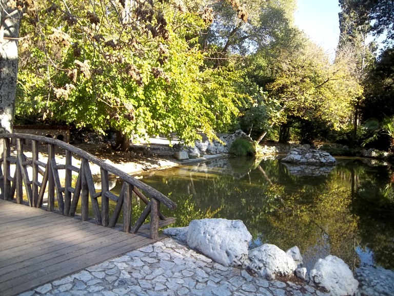 gardens athens16 balkon3