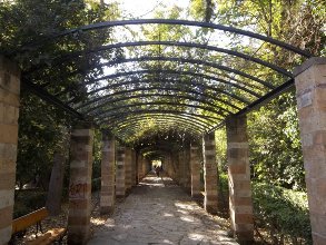 gardens athens7 balkon3