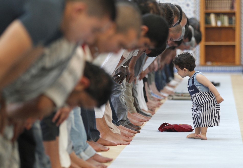 ramadan-2013-first-day-holy-month-muslims
